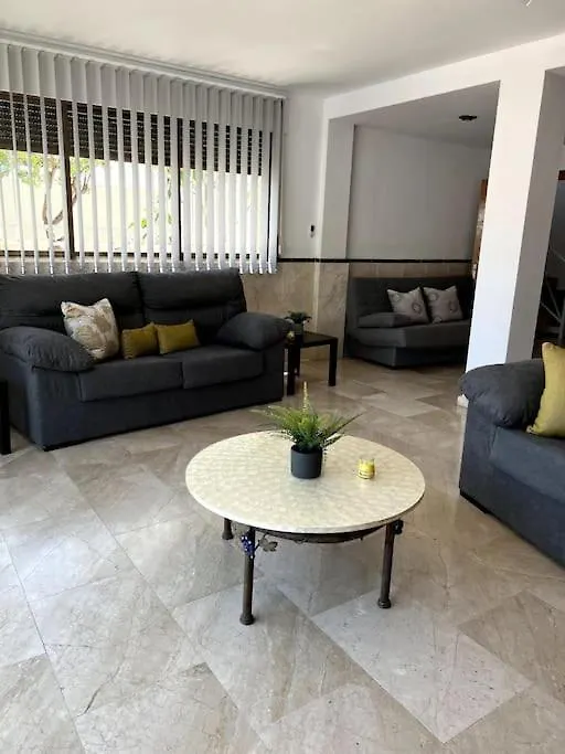 فيلة Detached Pool Villa, Idyllic Setting 450M To Beach كاليتا دي فيليز